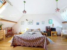 GUERMANTES – Villa d’architecte (249 m² utiles) dans le quartier du Golf de Bussy-Guermantes, beaux volumes et grand jardin