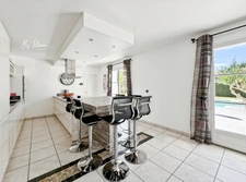 Villa 6 ch dont 2 suites, piscine chauffée, sans vis-à-vis – Claye-Souilly (Seine-et-Marne) – 2 garages – grand jardin – au calme – élégante et familiale - sans vis-à-vis – proche Disney - à vendre