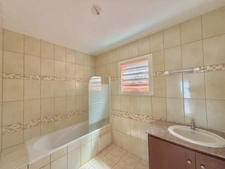 À VENDRE AU TAMPON (97430) – ENSEMBLE DE 2 VILLAS JUMELÉES AVEC VUE MER PANORAMIQUE