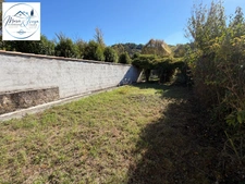 House with garden, not overlooked – village center – 2 bedrooms + office