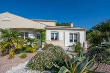 LES MATHES - CONTEMPORAINE 4 CHAMBRES ET PISCINE