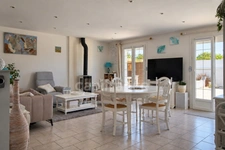 SAUJON – MAISON DE PLAIN PIED 3 CHAMBRES AVEC PISCINE.