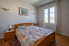 VAUX-SUR-MER – MAISON 160 M² AVEC PISCINE, À PROXIMITÉ DE PONTAILLAC 