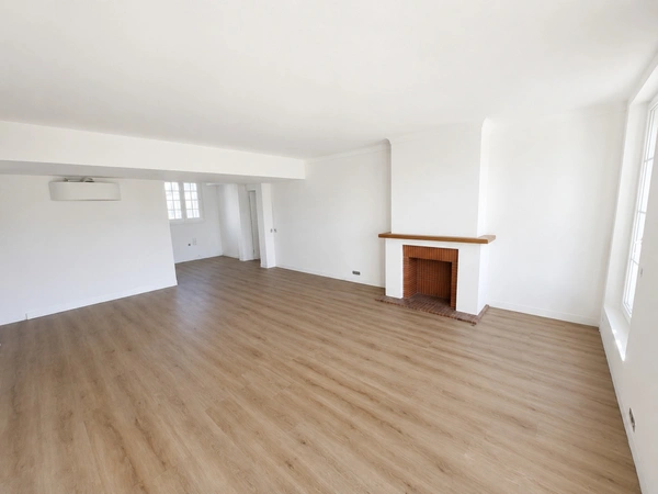 ROYAN COEUR DE VILLE – APPARTEMENT T4 ENTIÈREMENT RÉNOVÉ