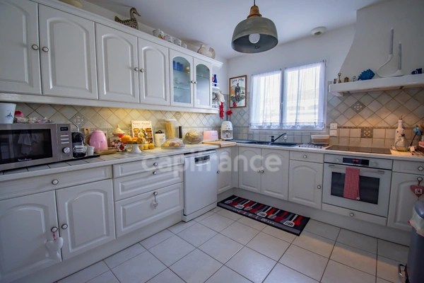 ROYAN – EXCLUSIVITÉ – CHARMANTE MAISON DE PLAIN-PIED AVEC PISCINE