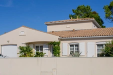 LES MATHES - CONTEMPORAINE 4 CHAMBRES ET PISCINE