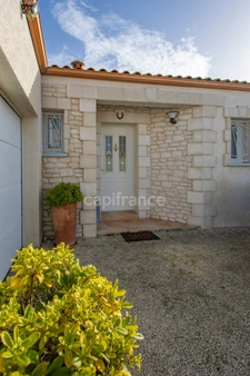 ROYAN – EXCLUSIVITÉ – CHARMANTE MAISON DE PLAIN-PIED AVEC PISCINE
