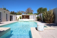 SAUJON – MAISON DE PLAIN PIED 3 CHAMBRES AVEC PISCINE.
