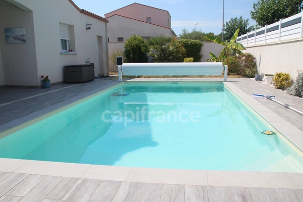 ROYAN – EXCLUSIVITÉ – CHARMANTE MAISON DE PLAIN-PIED AVEC PISCINE