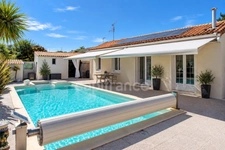 SAUJON – MAISON DE PLAIN PIED 3 CHAMBRES AVEC PISCINE.