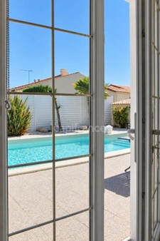 SAUJON – MAISON DE PLAIN PIED 3 CHAMBRES AVEC PISCINE.