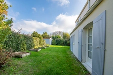 BREUILLET – VILLA AVEC PISCINE ET VUE PANORAMIQUE SUR LA CAMPAGNE