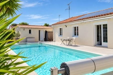 SAUJON – MAISON DE PLAIN PIED 3 CHAMBRES AVEC PISCINE.