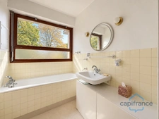 Entrance to Maisons-Laffitte Park - Very bright family apartment