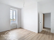 Maison rénovée 7 pièces + studio THOUARS (79)