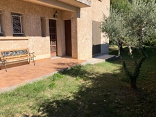 Maison avec deux logements, grand jardin et vue imprenable sur les montagnes