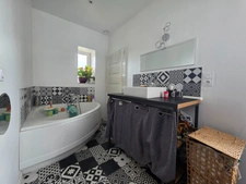 Maison de ville de 117 m², 5 chambres avec terrain à PANISSIERES