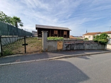 Dpt Loire (42), à vendre petit chalet un garage sur 495 m² de terrain