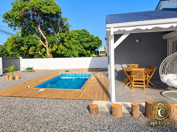 EXCLUSIVITÉ – ENSEMBLE IMMOBILIER DE 2 VILLAS T3 AVEC PISCINES PRIVATIVES – SAINT-FRANÇOIS