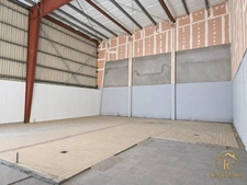 À LOUER – DÉPÔT 215 m² – JARRY