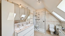 Saône-et-Loire department (71), for sale in Lessard-en-Bresse, 9-room house  