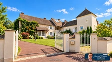 FONTAINES (71) à vendre Magnifique maison Bourguignonne de 11 pièces 7 chambres garage atelier 6000 m² de terrain !