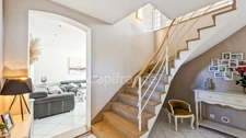 5 minutes from Chalon-sur-Saône (71) Superb Charming Villa – 200 m² living space – 1,800 m² grounds with swimming pool & pool house!