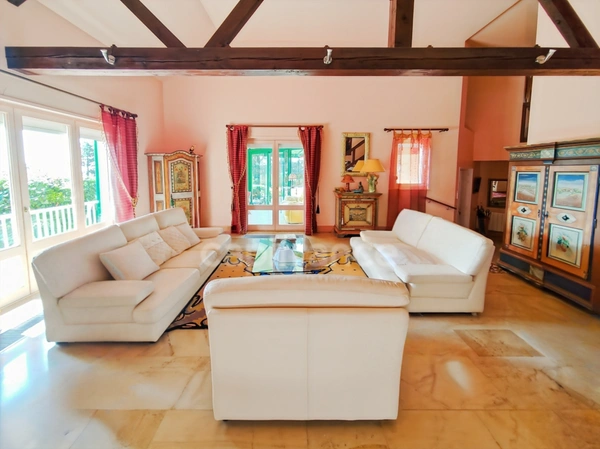 Villa à vendre 6 pièces GIVRY (71) terrain de 3400 m²