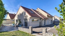 Châtenoy-En-Bresse (71) maison récente à vendre de 158 m² terrain de 1073 m² piscine chauffée Pergola bioclimatique et grand garage !