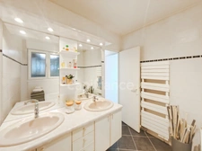 Lacrost (71) House for sale of 180 m² - 6 rooms - land of 2,481 m² swimming pool!