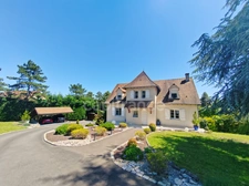 Givry (71) Maison à vendre de 250.43 m² - 6 pièces - terrain de 3 373 m² piscine !
