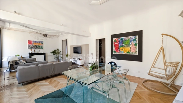 CHALON SUR SAONE (71) Magnifique Appartement haussmannien de 177,41 m² avec sa terrasse et ses 4 grandes chambres