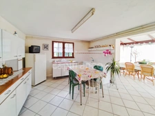 À Saint-Rémy (71) à vendre maison familiale de 280 m² habitables 7 chambres 640 m² de terrain clos !