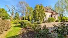 Saône-et-Loire department (71), for sale in Lessard-en-Bresse, 9-room house  