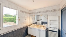 Maison à vendre 6 pièces LA CHARMEE (71) 4 chambres - terrain de 2747 m² abri voitures grande piscine !