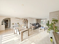Maison à vendre 9 pièces (71) 3 minutes de Givry 184 m² 2 garages 2 dépendances piscine terrain de 1800 m²