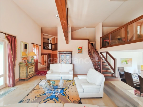 Villa à vendre 6 pièces GIVRY (71) terrain de 3400 m²