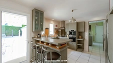 À 5 minutes de Chalon-sur-Saône (71) ​Superbe Villa de 200 m² double garage et dépendance Parc de 1 800 m² Piscine & Pool House !