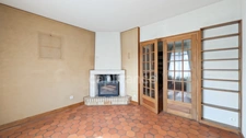 For sale: Magnificent 11-room house in Fontaines (71) with 7 bedrooms, garage, workshop, and 6000 m² of land!