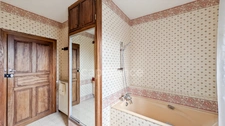 For sale: Magnificent 11-room house in Fontaines (71) with 7 bedrooms, garage, workshop, and 6000 m² of land!