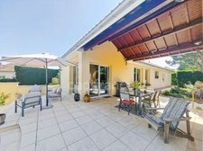 Lacrost (71) House for sale of 180 m² - 6 rooms - land of 2,481 m² swimming pool!