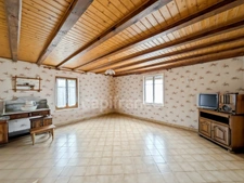 A LONGEPIERRE (71) à vendre ancienne ferme de 4 pièces nombreuses dépendances terrain de 3 851 m²