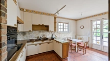 For sale: Magnificent 11-room house in Fontaines (71) with 7 bedrooms, garage, workshop, and 6000 m² of land!