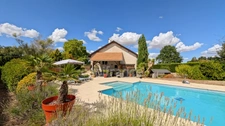 Maison à vendre 6 pièces LA CHARMEE (71) 4 chambres - terrain de 2747 m² abri voitures grande piscine !