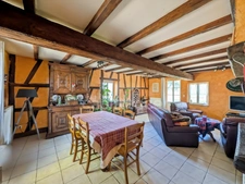 Rare à Lessard-en-Bresse : Ferme Bressane de 159 m2 Dépendance d'Exception et terrain de 8753 m2