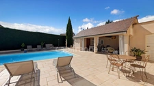 5 minutes from Chalon-sur-Saône (71) Superb Charming Villa – 200 m² living space – 1,800 m² grounds with swimming pool & pool house!