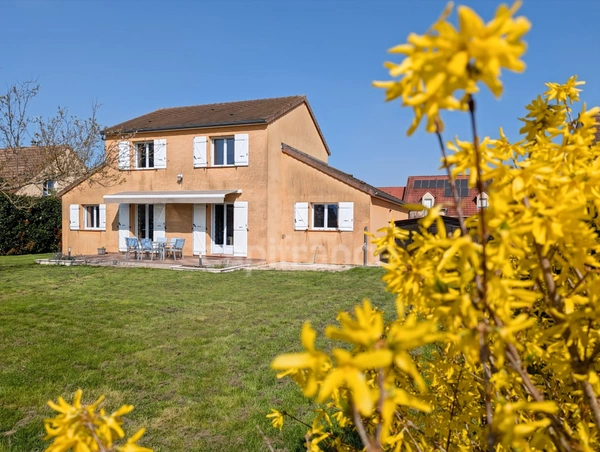 Maison à vendre à Saint-Marcel (71) 5 pièces 120.71 m² terrain de 800 m² garage !