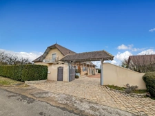 9-room villa for sale in MERVANS (71), 246 m² on a 4108 m² plot, with swimming pool, outbuilding and garage!!!