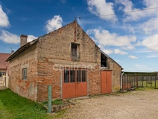 A LONGEPIERRE (71) à vendre ancienne ferme de 4 pièces nombreuses dépendances terrain de 3 851 m²