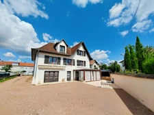 À Saint-Rémy (71) à vendre maison familiale de 280 m² habitables 7 chambres 640 m² de terrain clos !